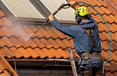 Démoussage et hydrofuge de toiture à Contré